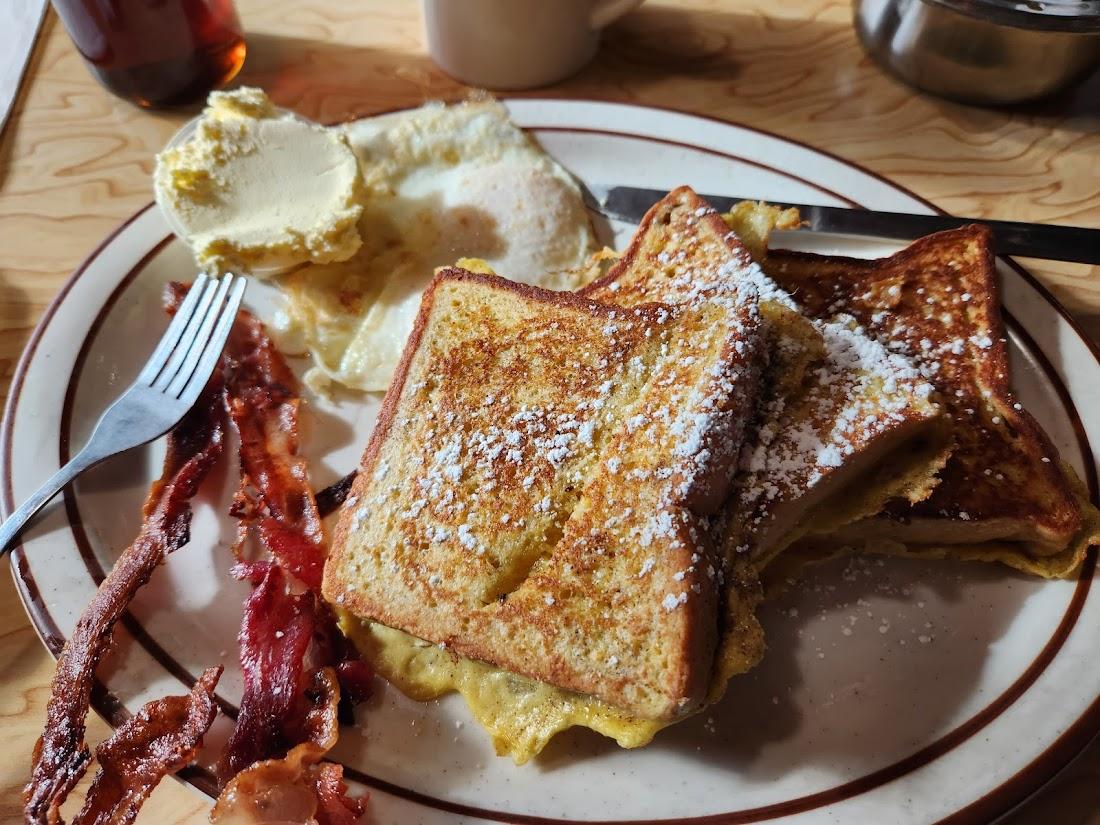 Seven Cafe And Grill